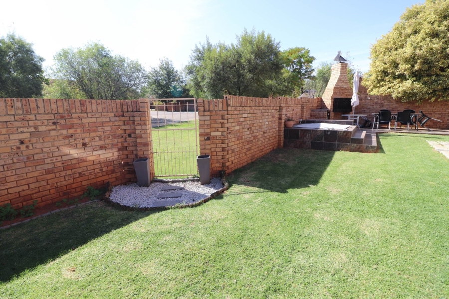 3 Bedroom Property for Sale in Langenhovenpark Free State